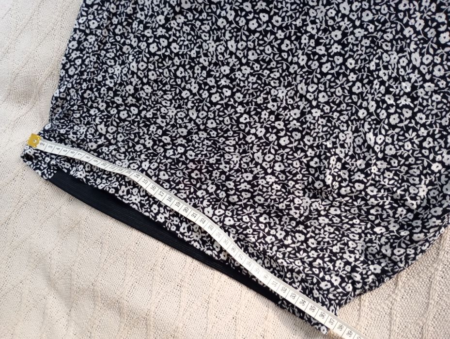 H&M 36r. Długa czarna spódnica maxi w białe kwiatki