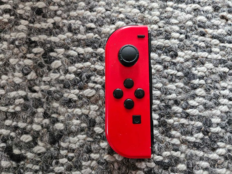 Sprzedam Joycon Nintendo Switch czerwony wersja Mario oryginał