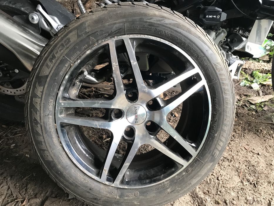 4 jantes Dezent com 4 pneus Bridgestone 205/55 R16