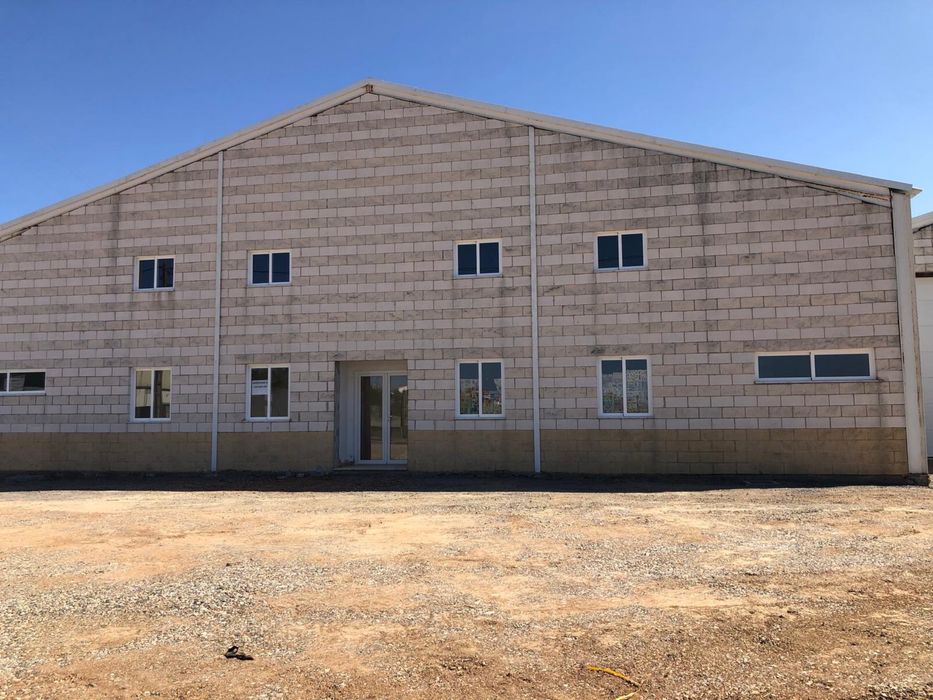 Arrenda-se Armazém Monforte