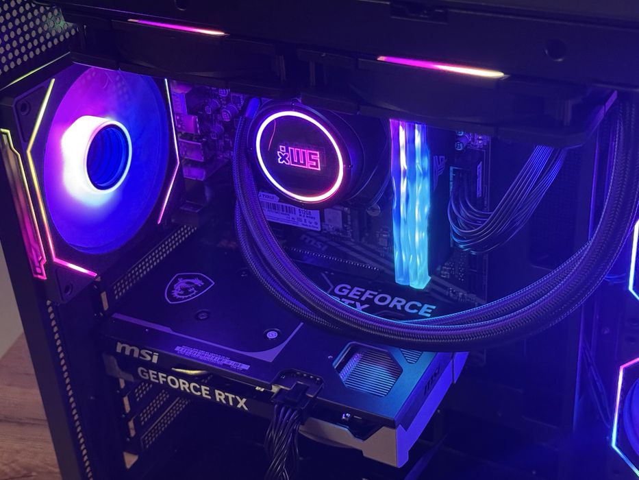 Nowy Komputer Gamingowy RTX 5060 Ryzen 5 FV23% AIO Akwarium do Gier