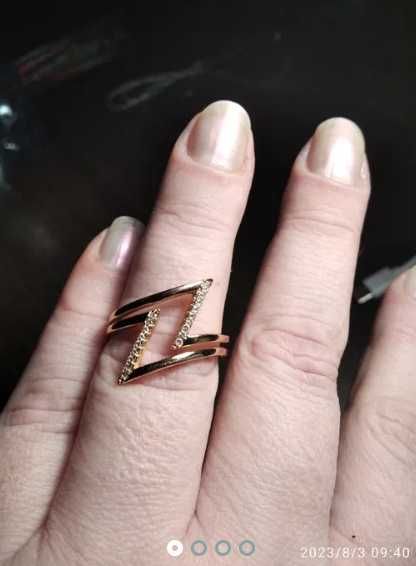 Продам новое кольцо, серьги, мед золото.