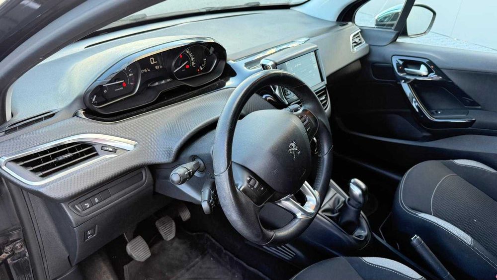 Peugeot 208 1.2 PureTech Style 2017 1 dono 70 mil km