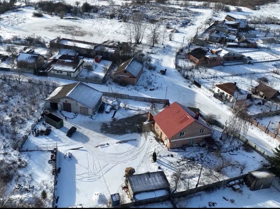 Продаж комерційного об’єкта з житловим будинком у м. Острог