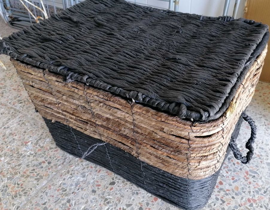 Cesta baú, verga e armação metalica, por 10€