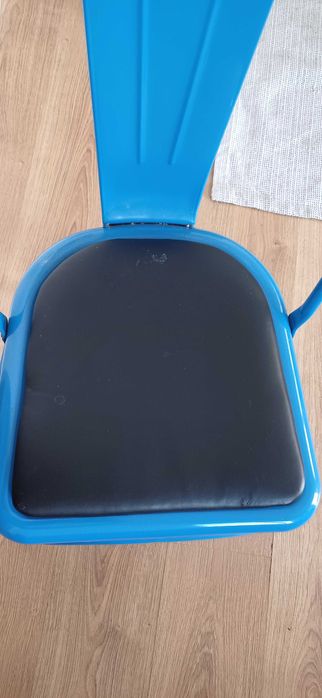 Cadeira aço leroy merlin compreinpor 49€  vendo por 30€