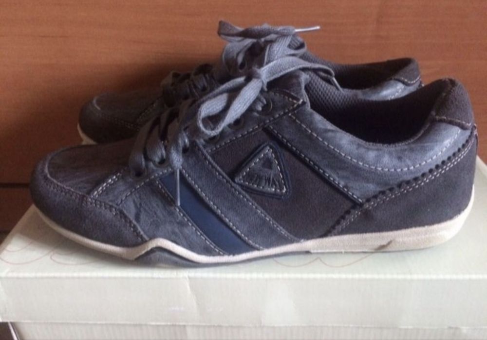 Кросівки Bata для хлопчика 40 розмір