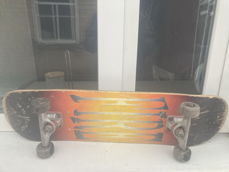 Скейт Explore 2010 рік