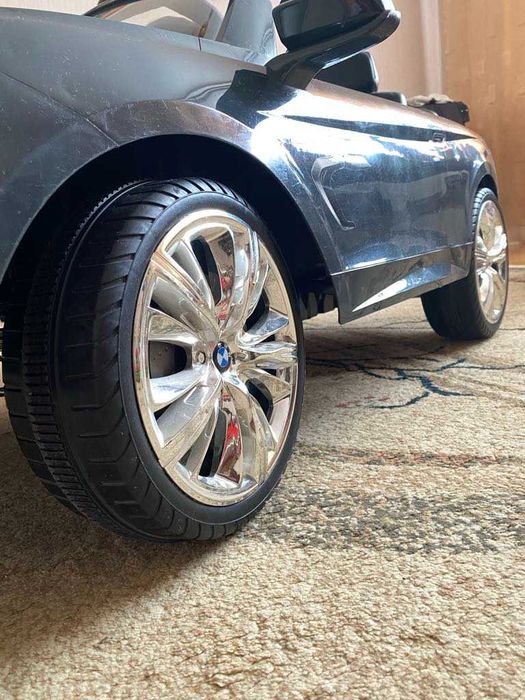 Дитяче авто на пульт BMW