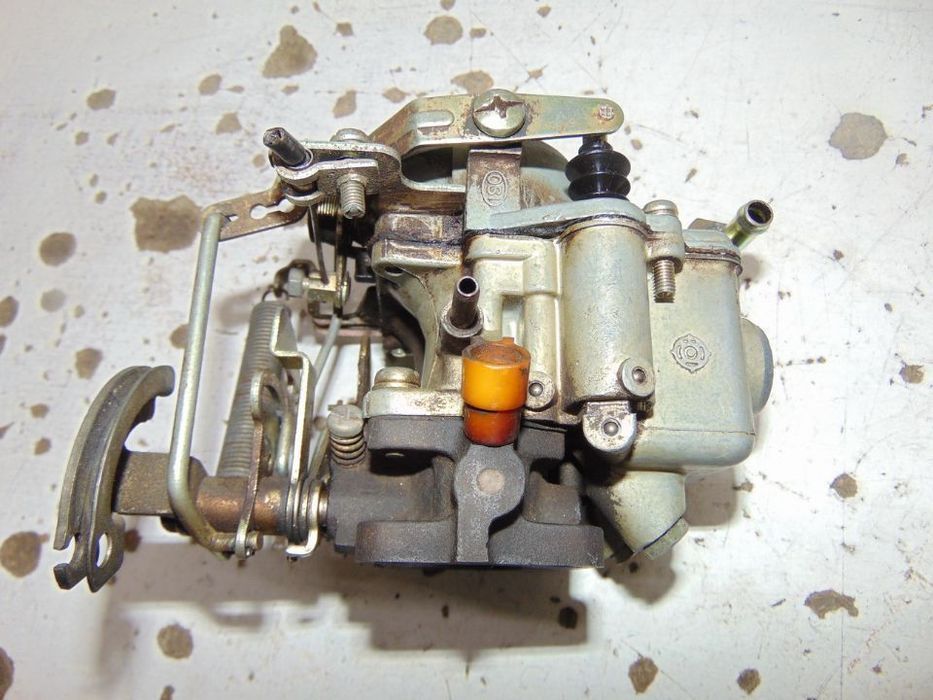 Mazda 323 1978 carburador " usado em bom estado