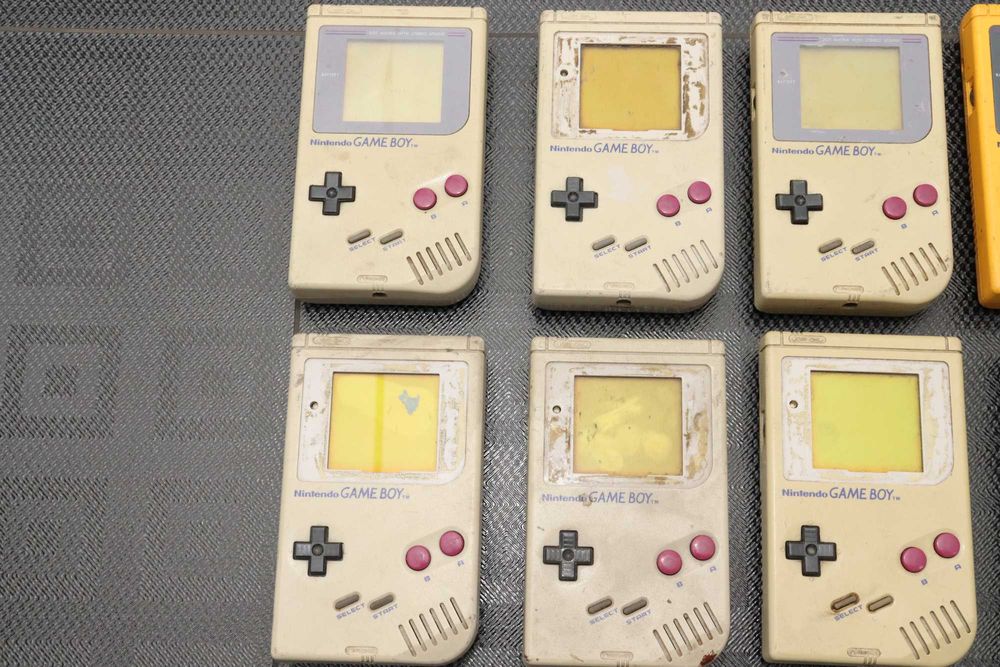 Nintendo Game Boy - zestaw 8 konsol