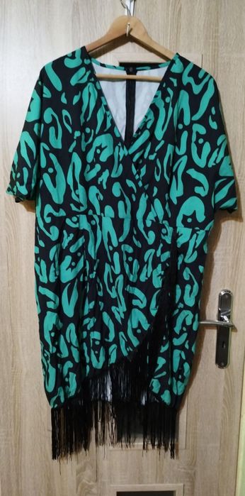 Sukienka z frędzlami