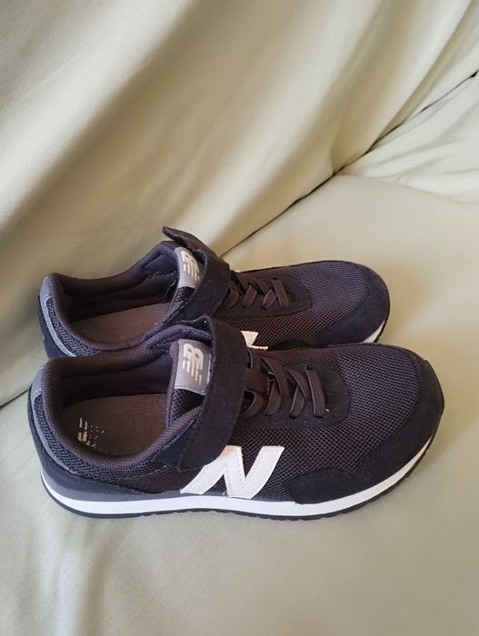Czarne sneakersy dziecięce New Balance