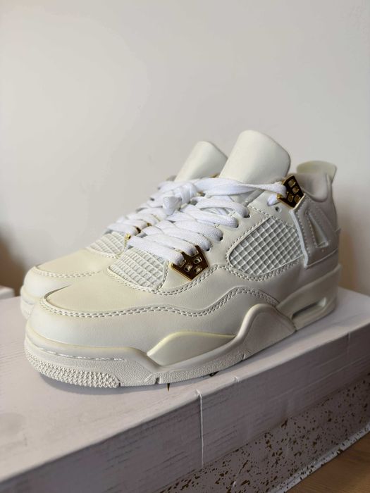 Air Jordan 4 Retro „Kremowe” – EU 38