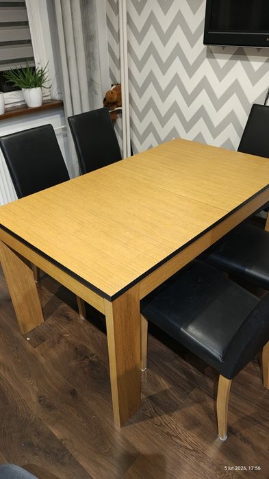 Krzesła i stół używane czarne eko skóra