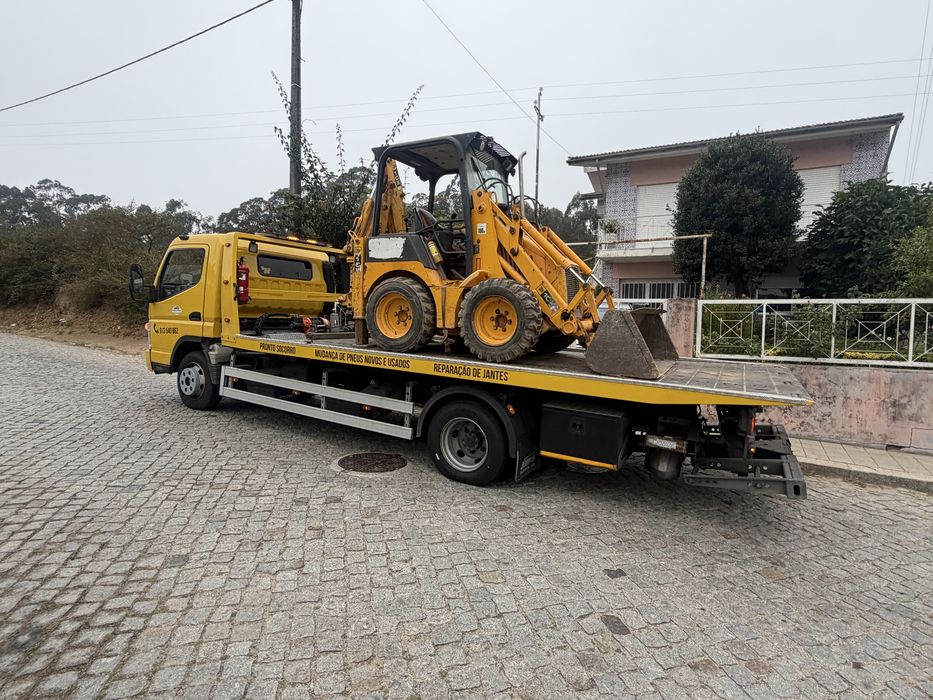 Servico de reboques  & pneus