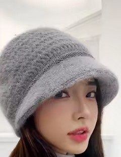 2 eleganckie czapki, popielata i ciemny beż