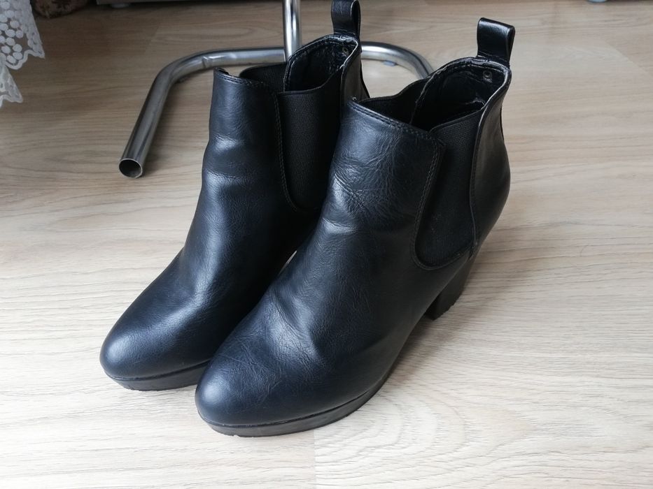 Czarne botki na platformie buty Ajvani r. 39 40
