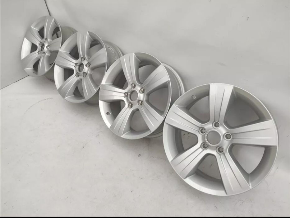 Felgi Aluminiowe 17' 
Sprzedam 1500 zł