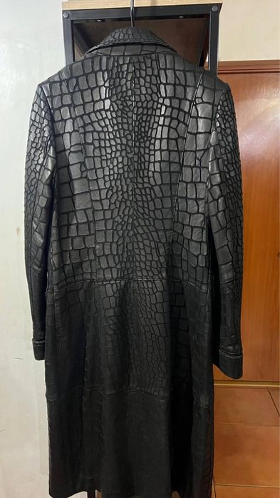 Продам  нове стильне шкіряне пальто