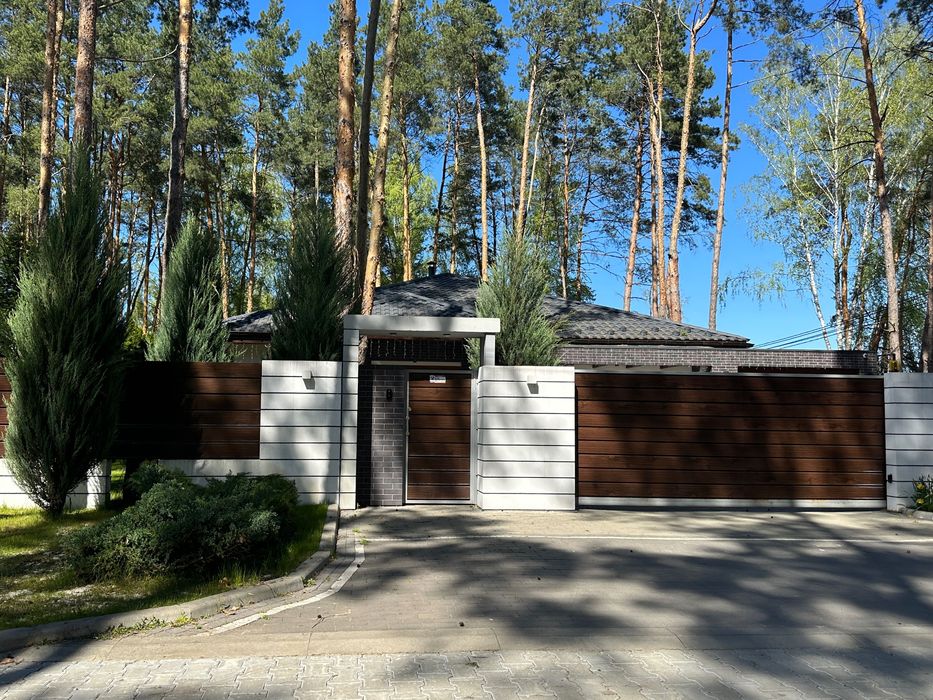 Будинок у найкращій локації Бучі, ділянка 8,5 соток