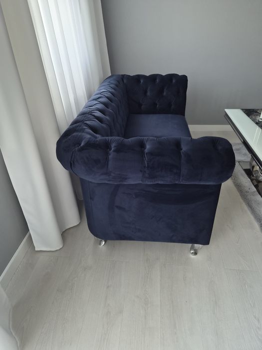 Sofa dwuosobowa Chesterfield