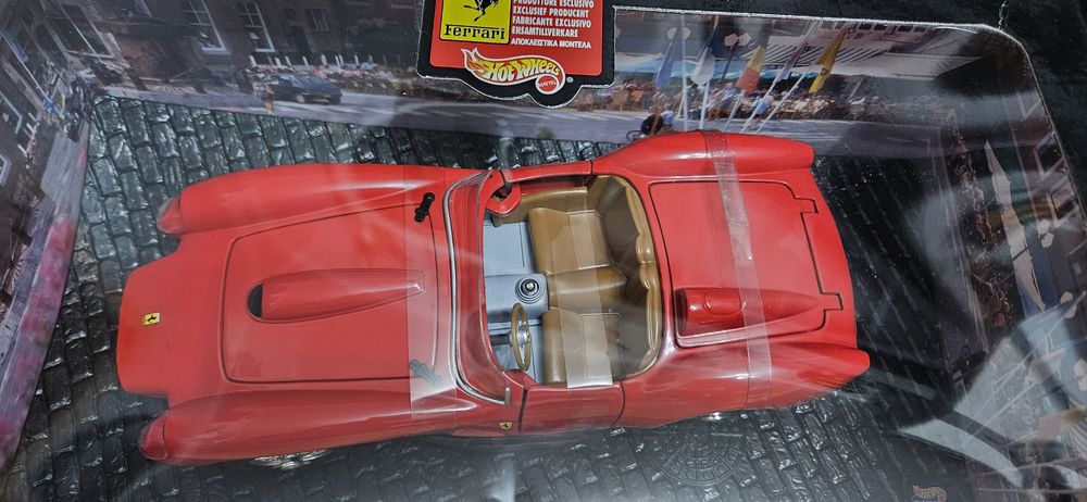 Ferrari 250 Testa Rossa - 1958, red Hot Wheels 1:18