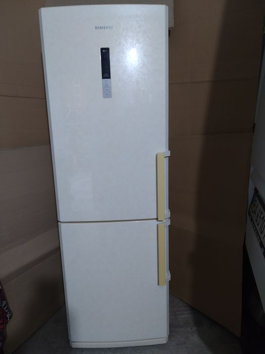 Холодильник SAMSUNG