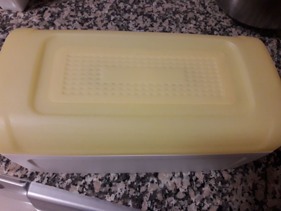 Caixa das tostas tupperware