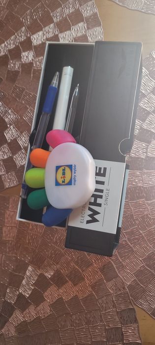 Zestaw długopisów i zakreslacz