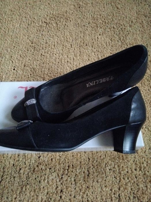 Жіночі кожані туфлі