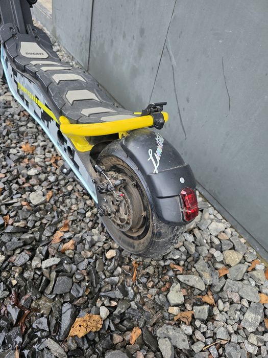 Електросамокат Ducati Scrambler Cross-E Б/У в чудовому стані