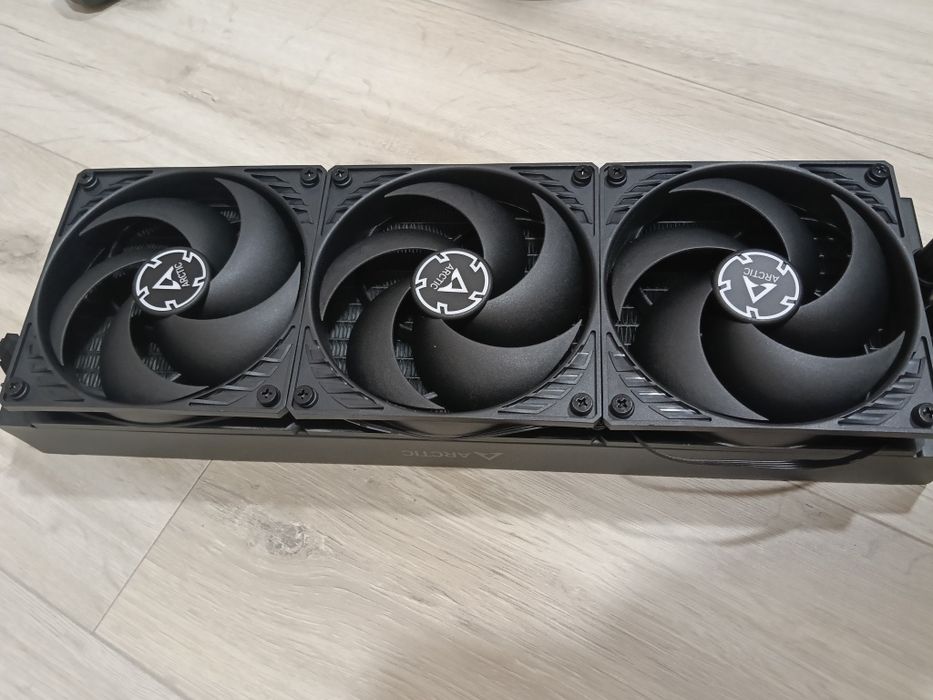 Водяне охолодження ARCTIC Liquid Freezer III Pro 360 / 3x120 мм / PWM / VRM Fan / Black