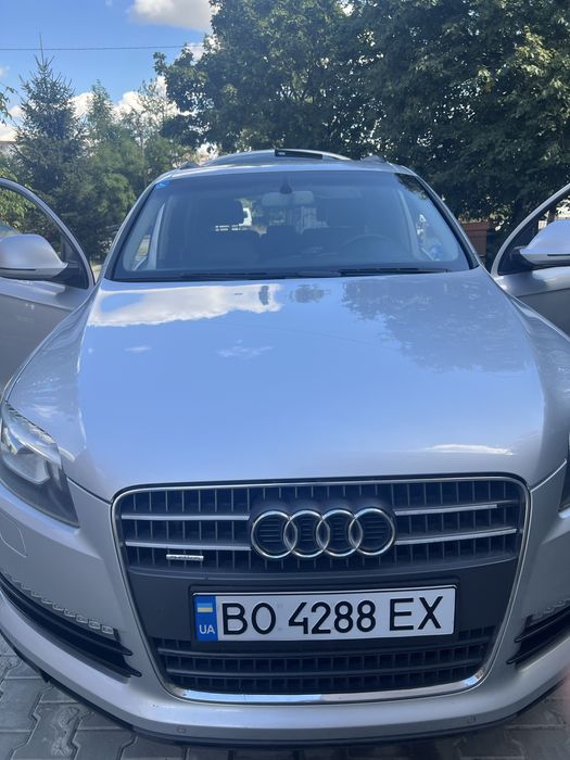 Продам машину Ауді Q7