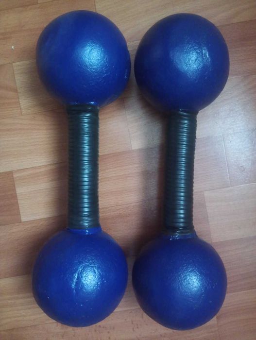 Гантели - гири по 10 кг каждая (20 кг общий вес)