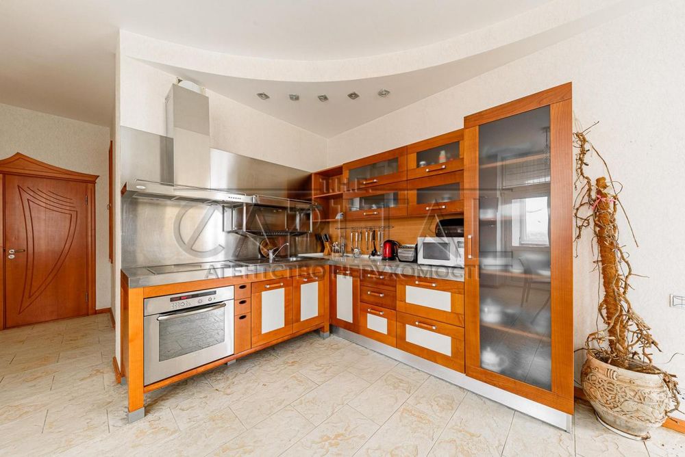 Аренда квартиры,  ул. Хмельницкого Богдана, Центр