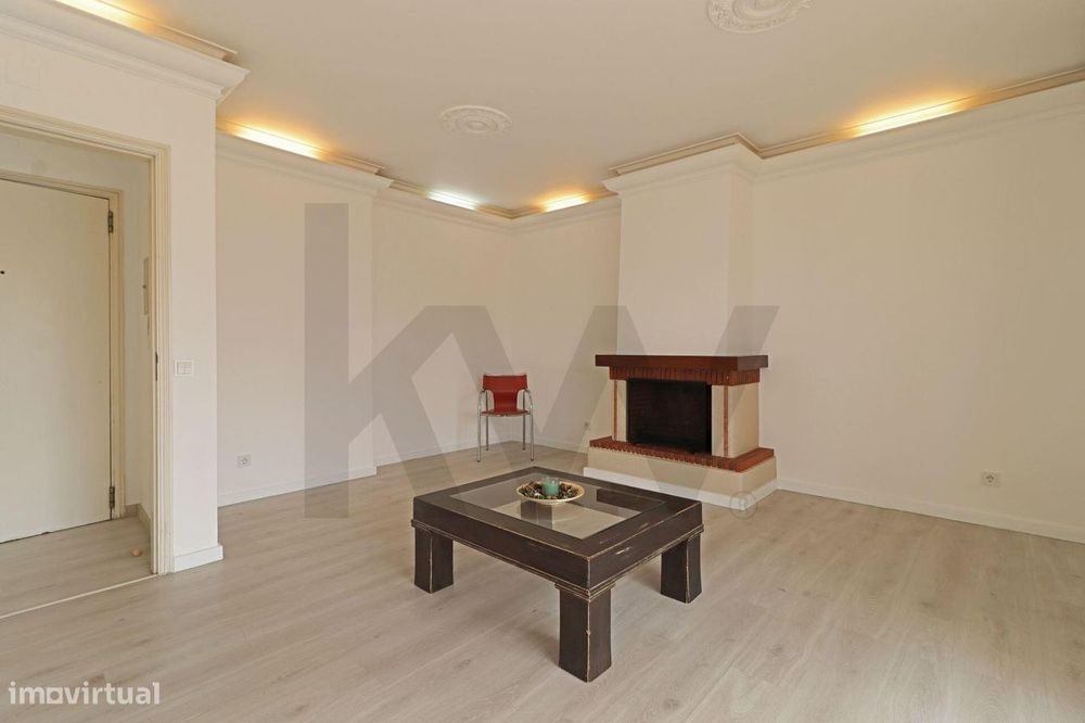 Penthouse T2 com terraço e vista Ria Formosa na Av. 5 de Outubro, Faro