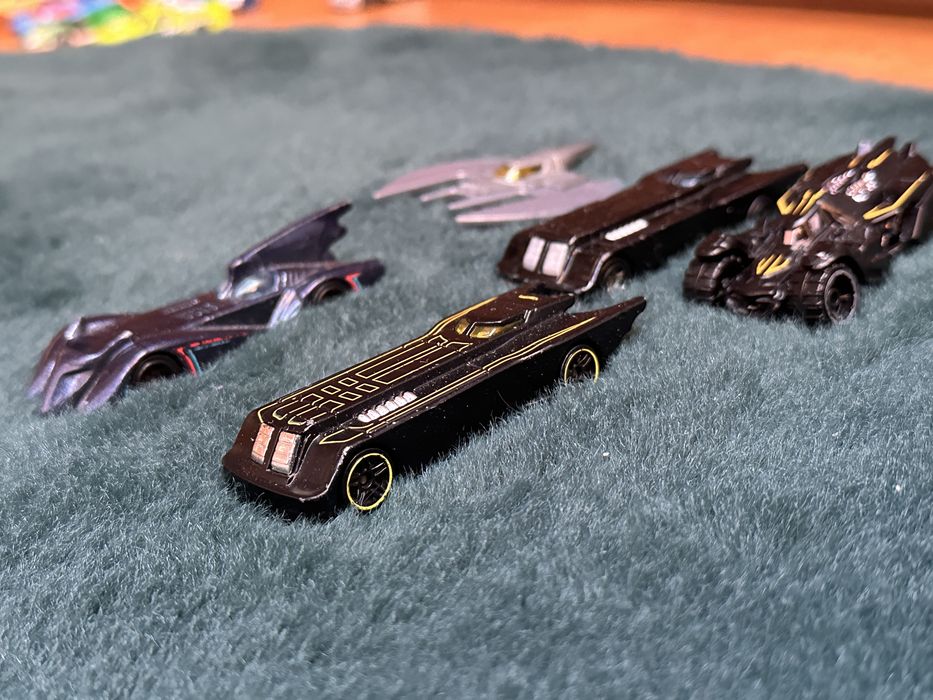 5 Bat mobili hot wheels