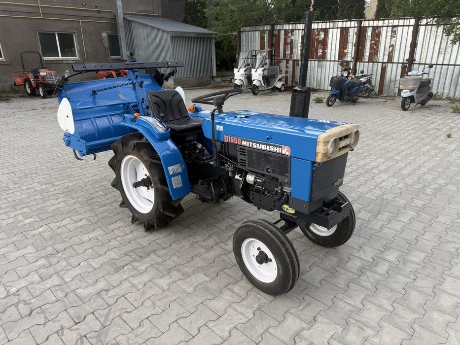 Японський трактор Mitsubishi D1550