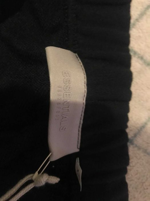 essentials calções