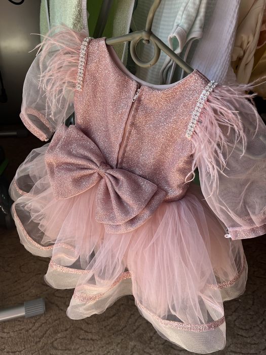 Продам сукню на рік