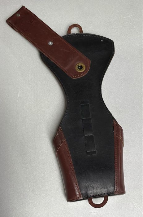 Aljava em cabedal para 6 virotes ou flechas