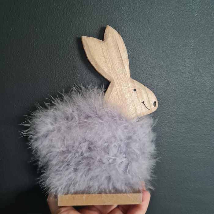 Kik Figurka zając królik szare futerko drewno