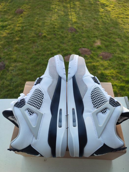 Air Jordan 4 Retro Military Black Nike