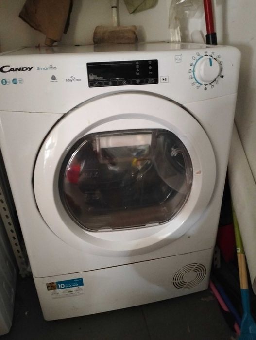 Máquina de secar roupa