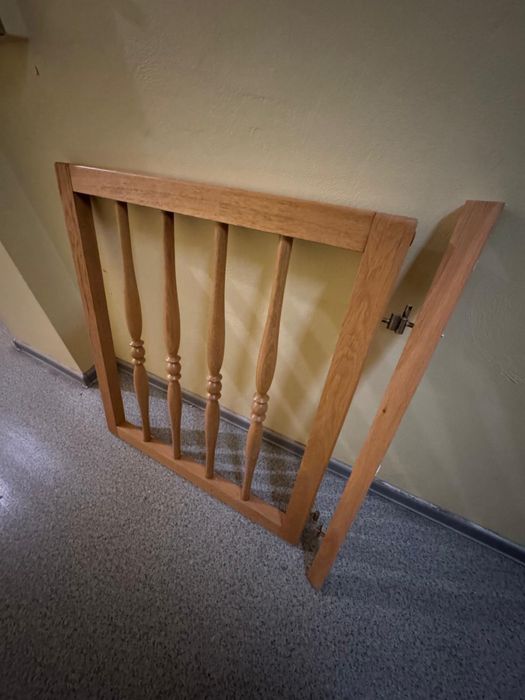 Barierka bramka dębowa na schody