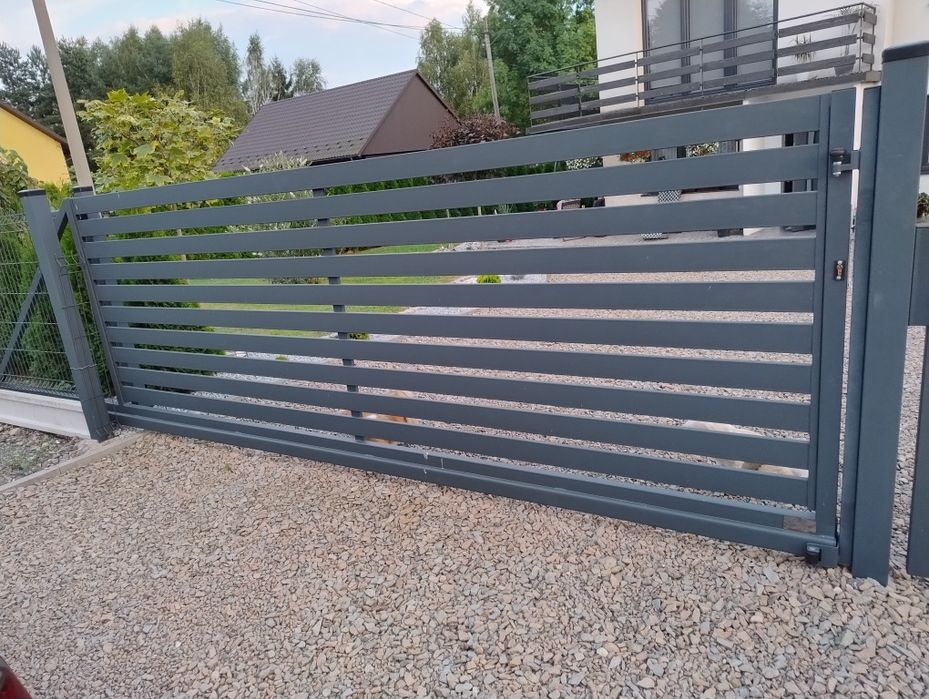 brama przesuwna solidna