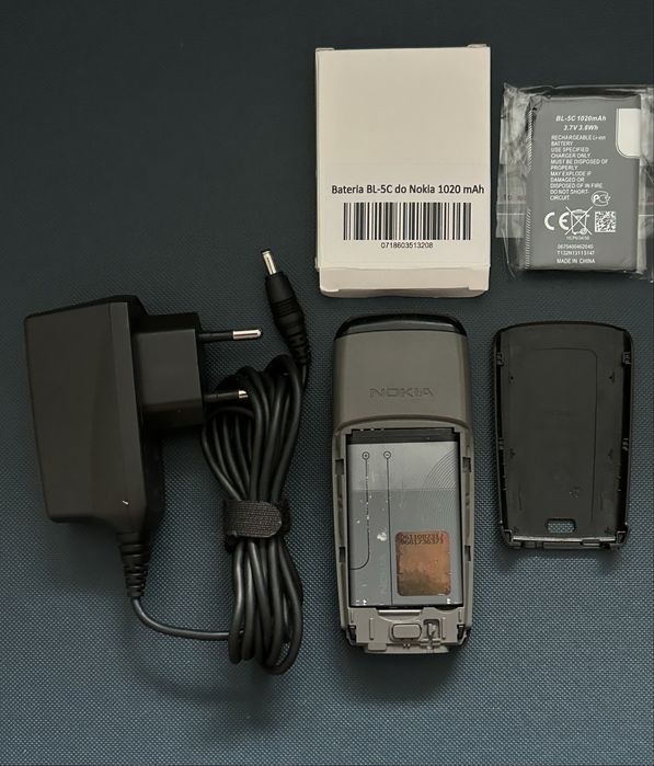 Nokia 1600 / Oryg. ładowarka / sprawna bateria  + zapasowa bateria gratis