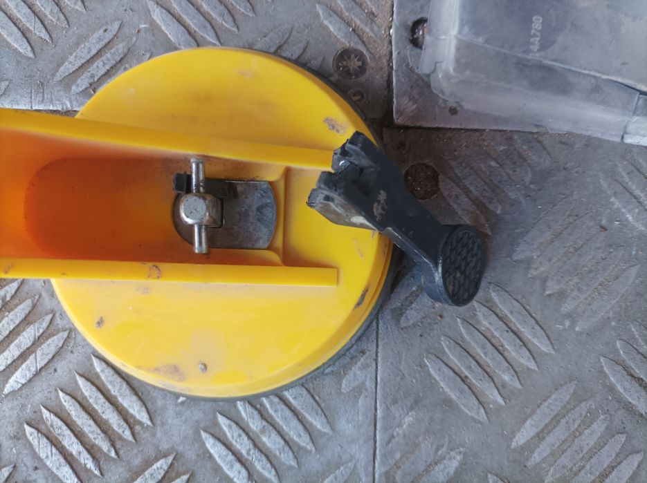 Przyssawki do szkła