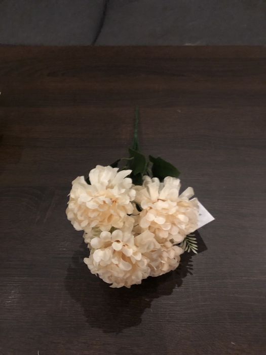 Bukiet sztucznych kwiatków 48tknkw